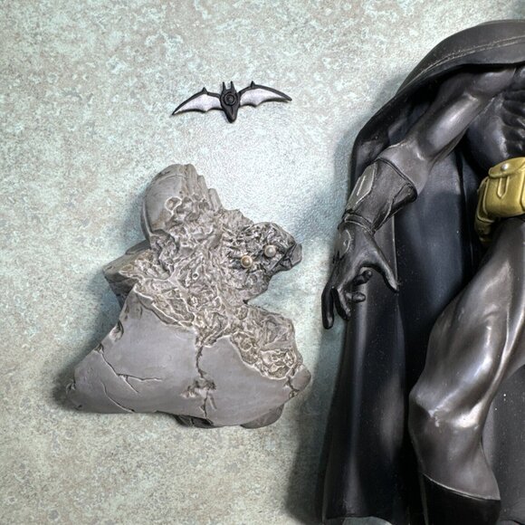 Batman Kia Asamiya Wave 2 BATMAN 7" Figure Yamato 2005 - Picture 4 of 5